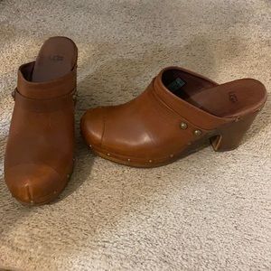 Women’s brown UGG clogs size 11 GREAT CONDITION